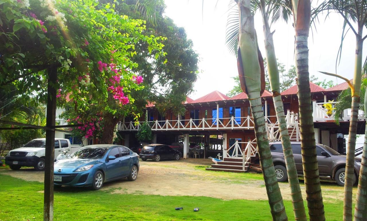 Chalet Castillo El Estor Buitenkant foto